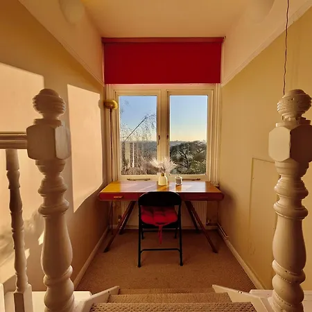 Chic Private Room In Shared Flat Free Parking